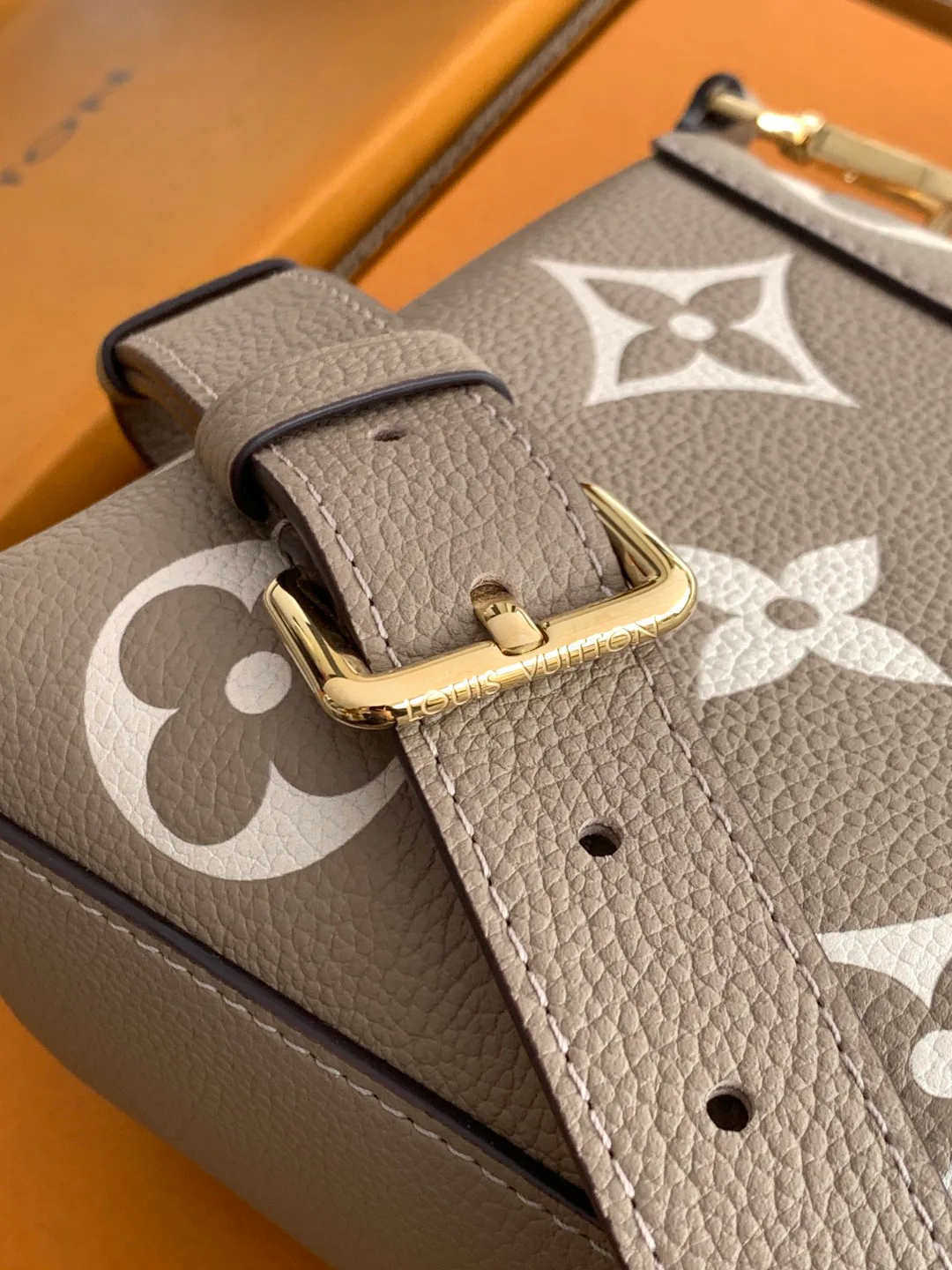 Women's Classic Handbags LOUIS VUITTON 18520970