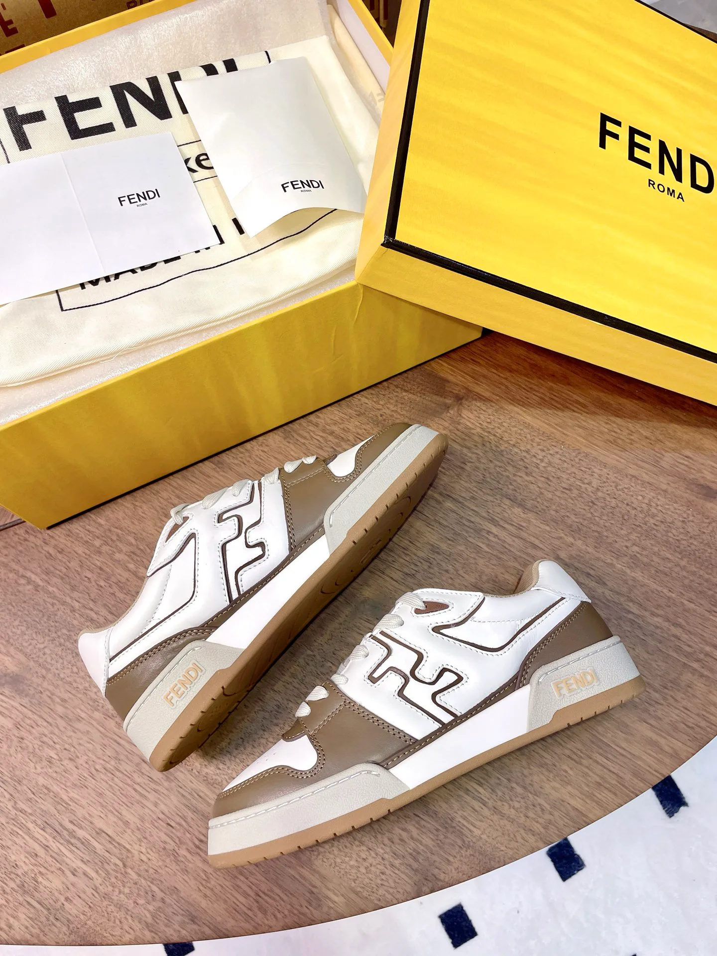 Women's Sneakers FENDI 17957321