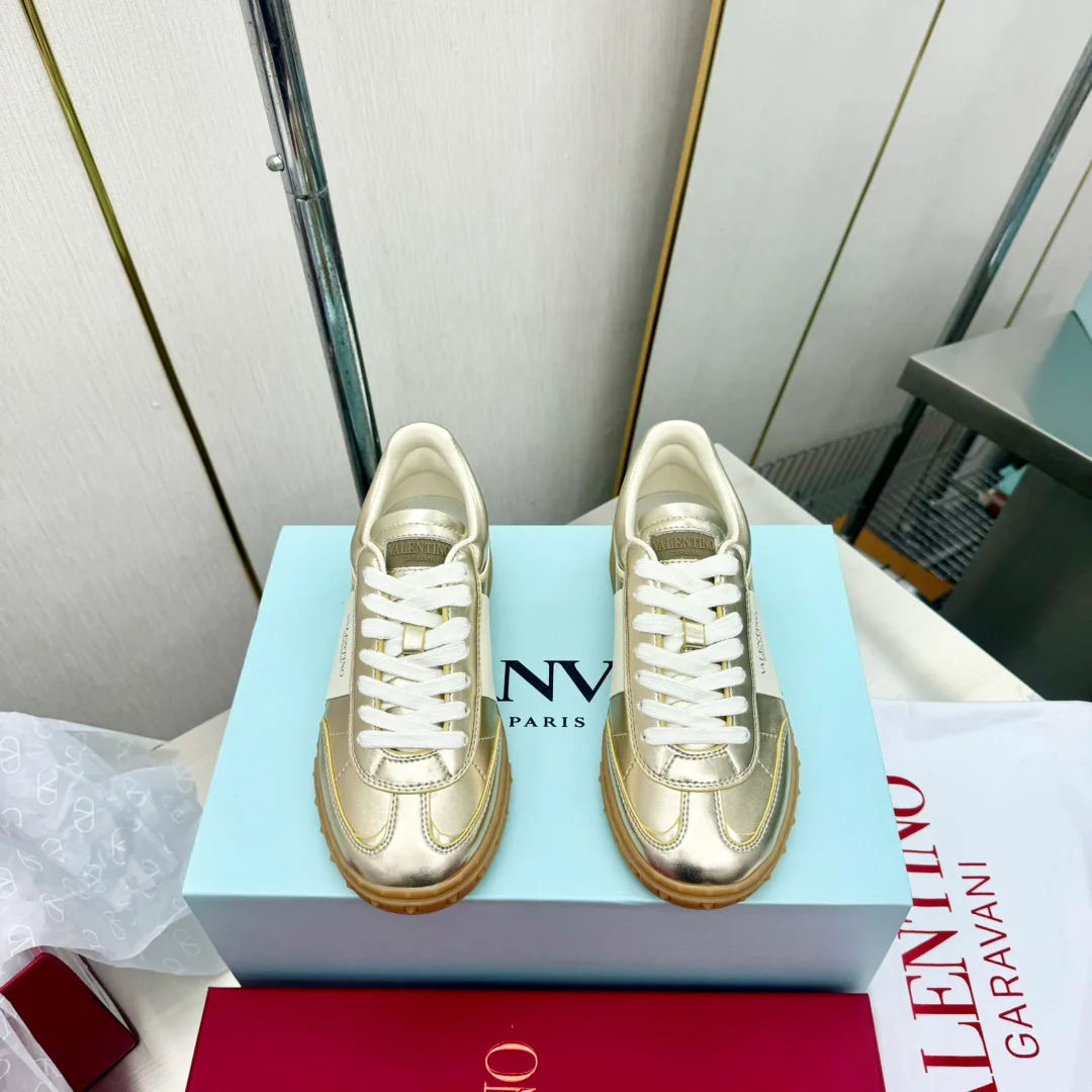 Women's Sneakers VALENTINO 17955030