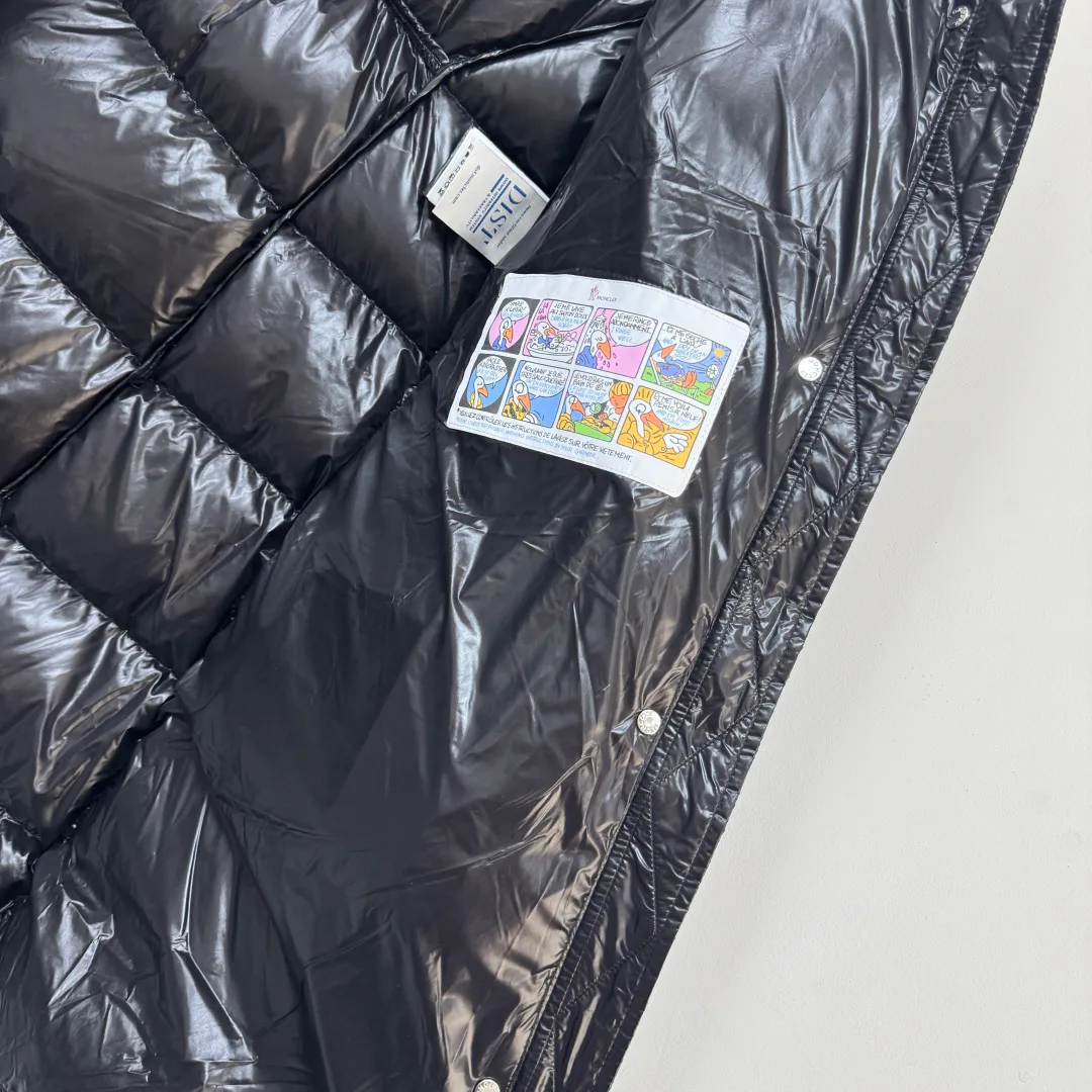 Women's Jackets And Down Jackets MONCLER 17810363