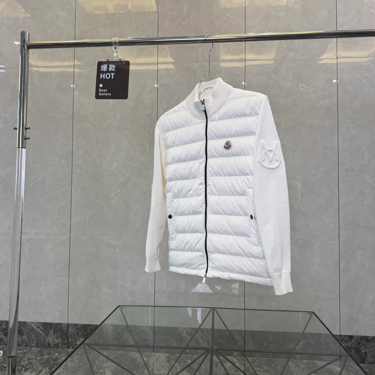 Women's Jackets And Down Jackets MONCLER 17949636