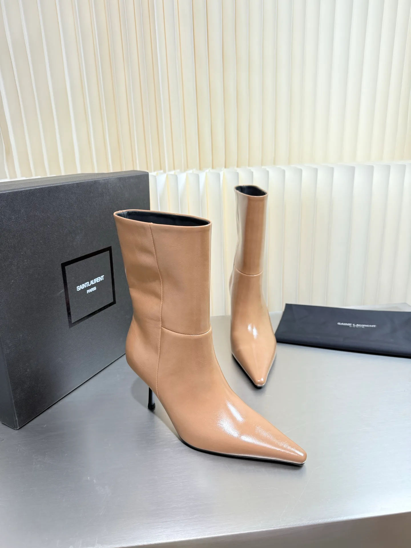 Women's Booties SAINT LAURENT 18083334