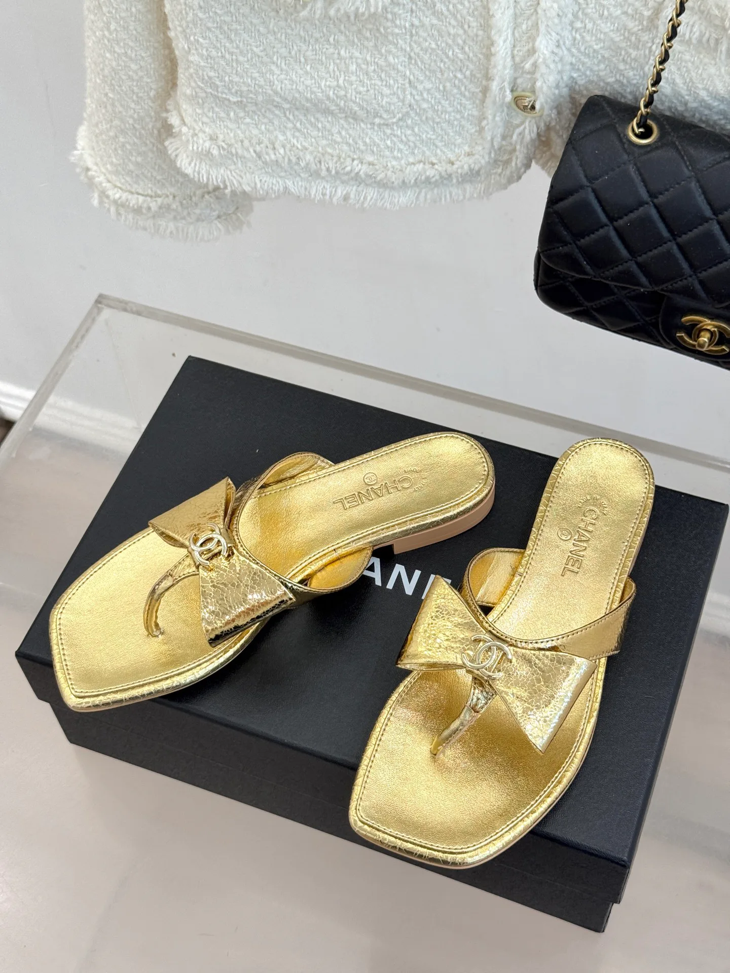 Women's Flip-Flops CHANEL 16965748