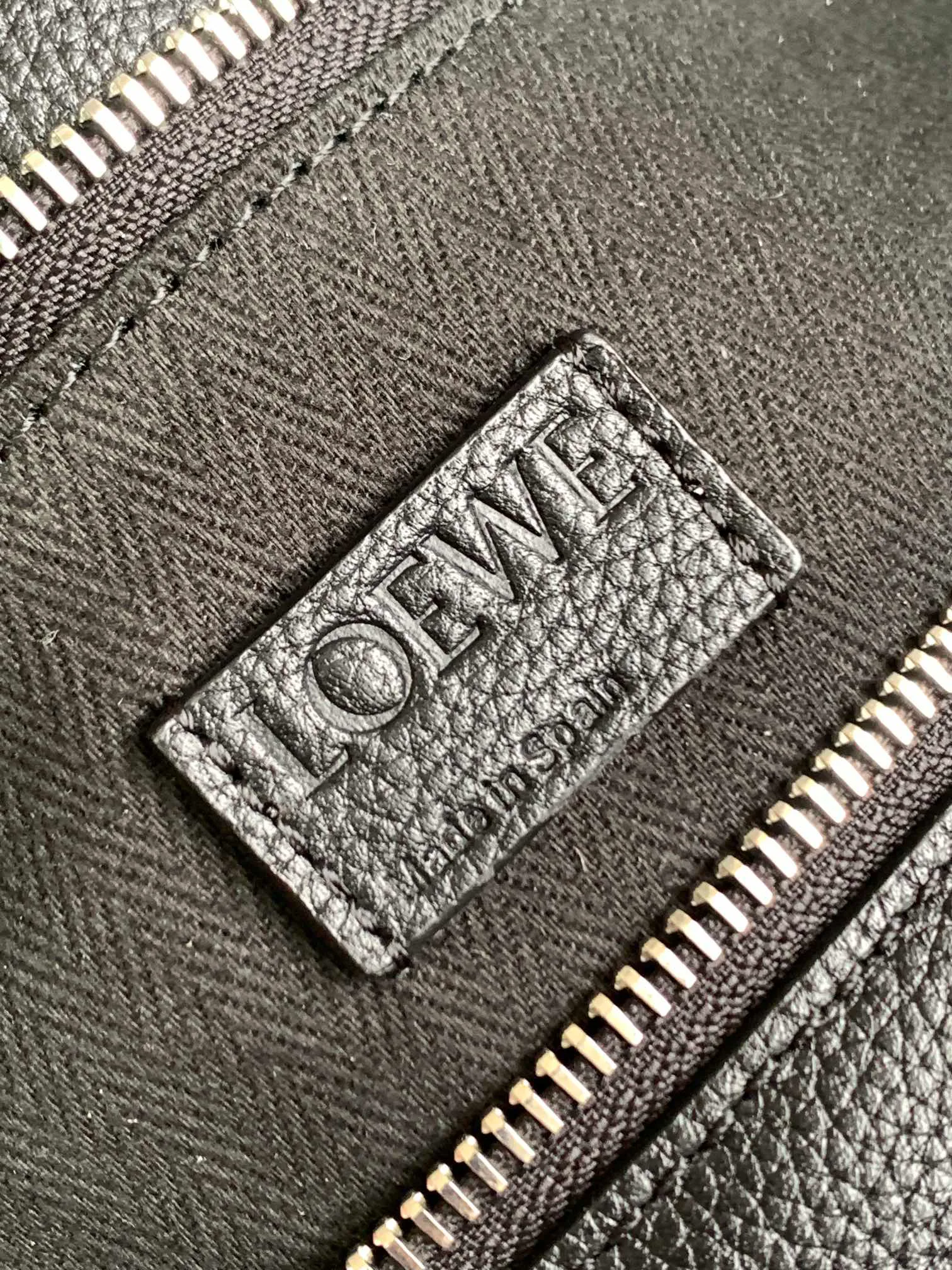 Women's Classic Handbags LOEWE 18030356