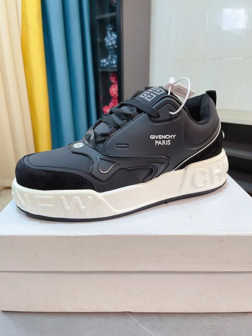 Women's Sneakers GIVENCHY 18211926