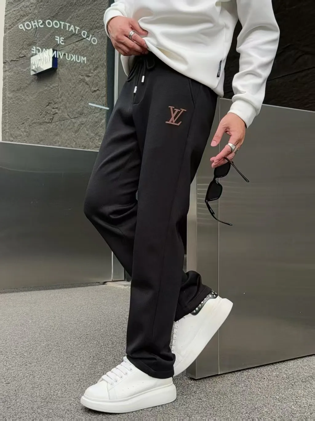 Men's Trousers LOUIS VUITTON 18178460