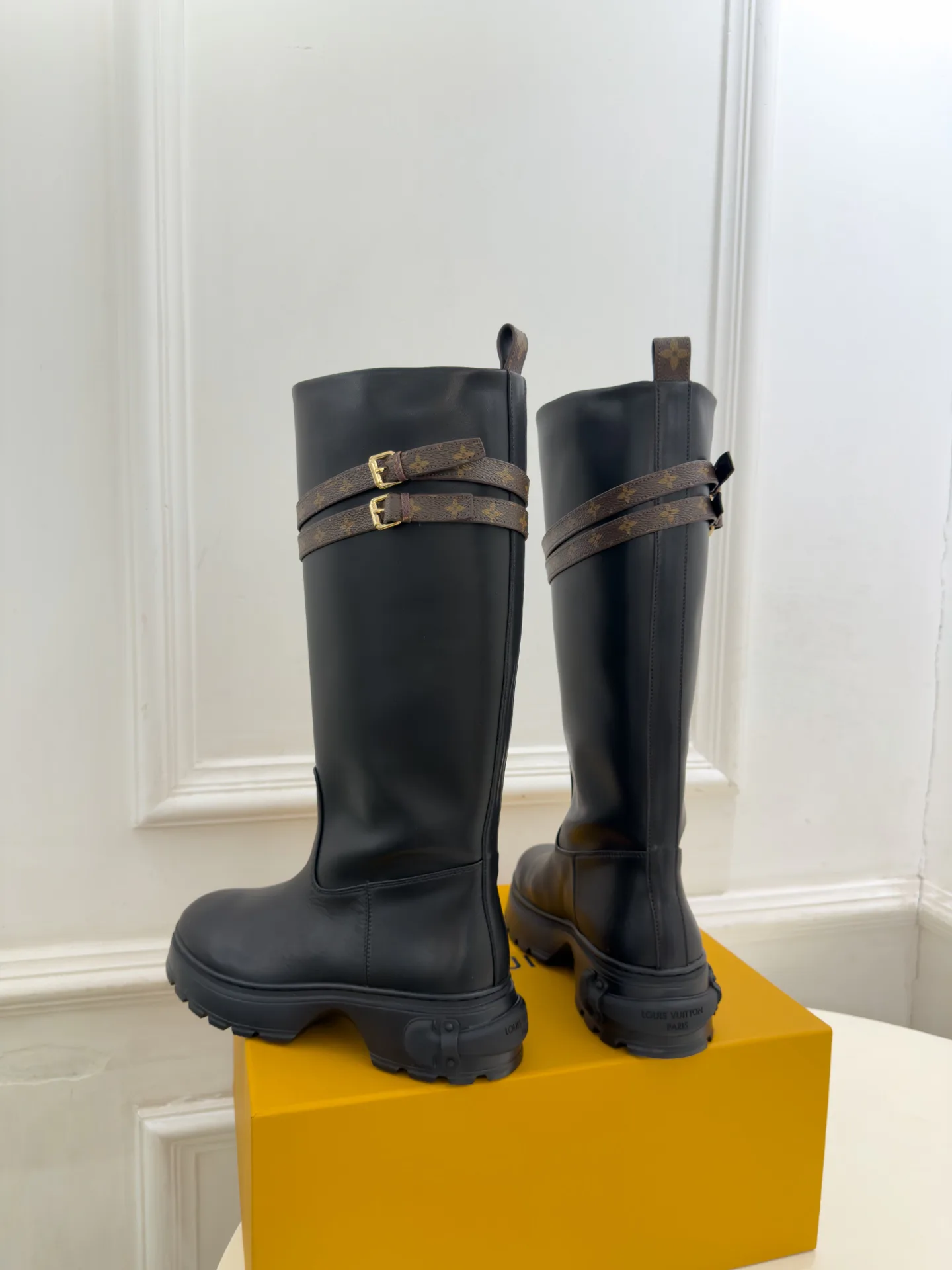 Women's Boots LOUIS VUITTON 18370300