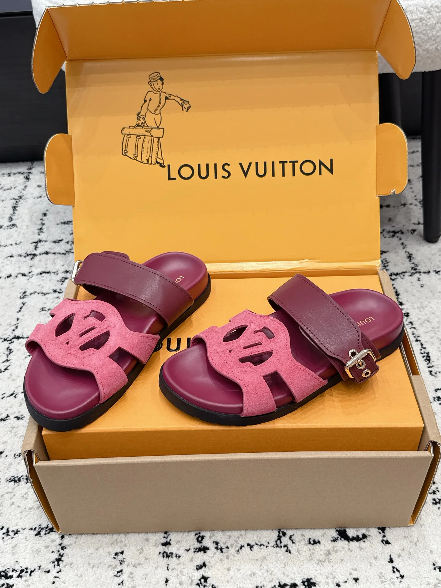 Women's Flip-Flops LOUIS VUITTON 17522788