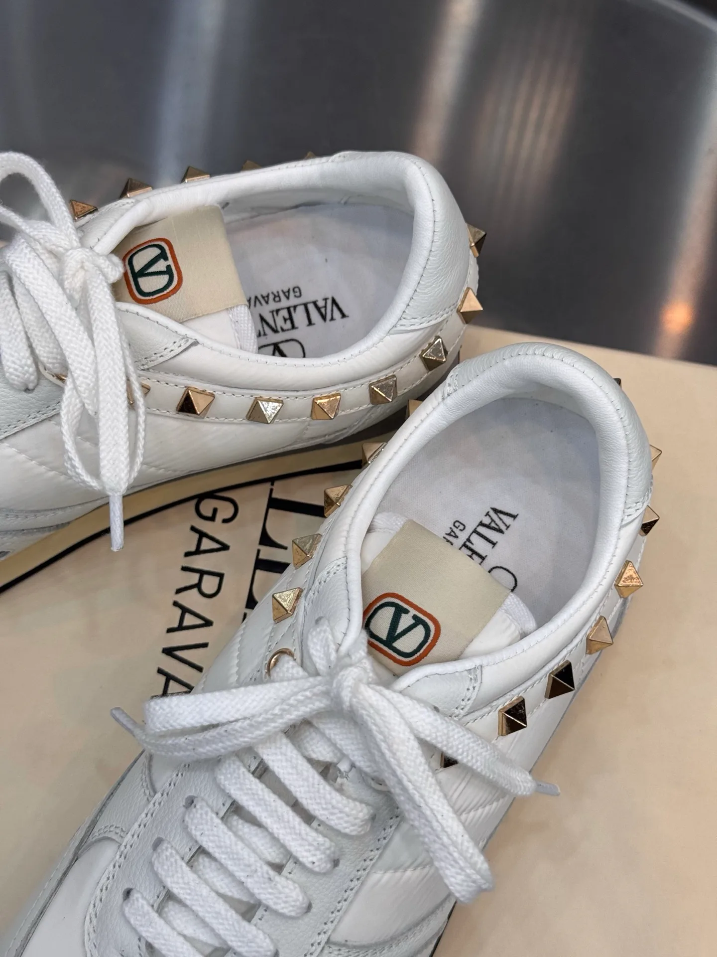Women's Sneakers VALENTINO 18202512