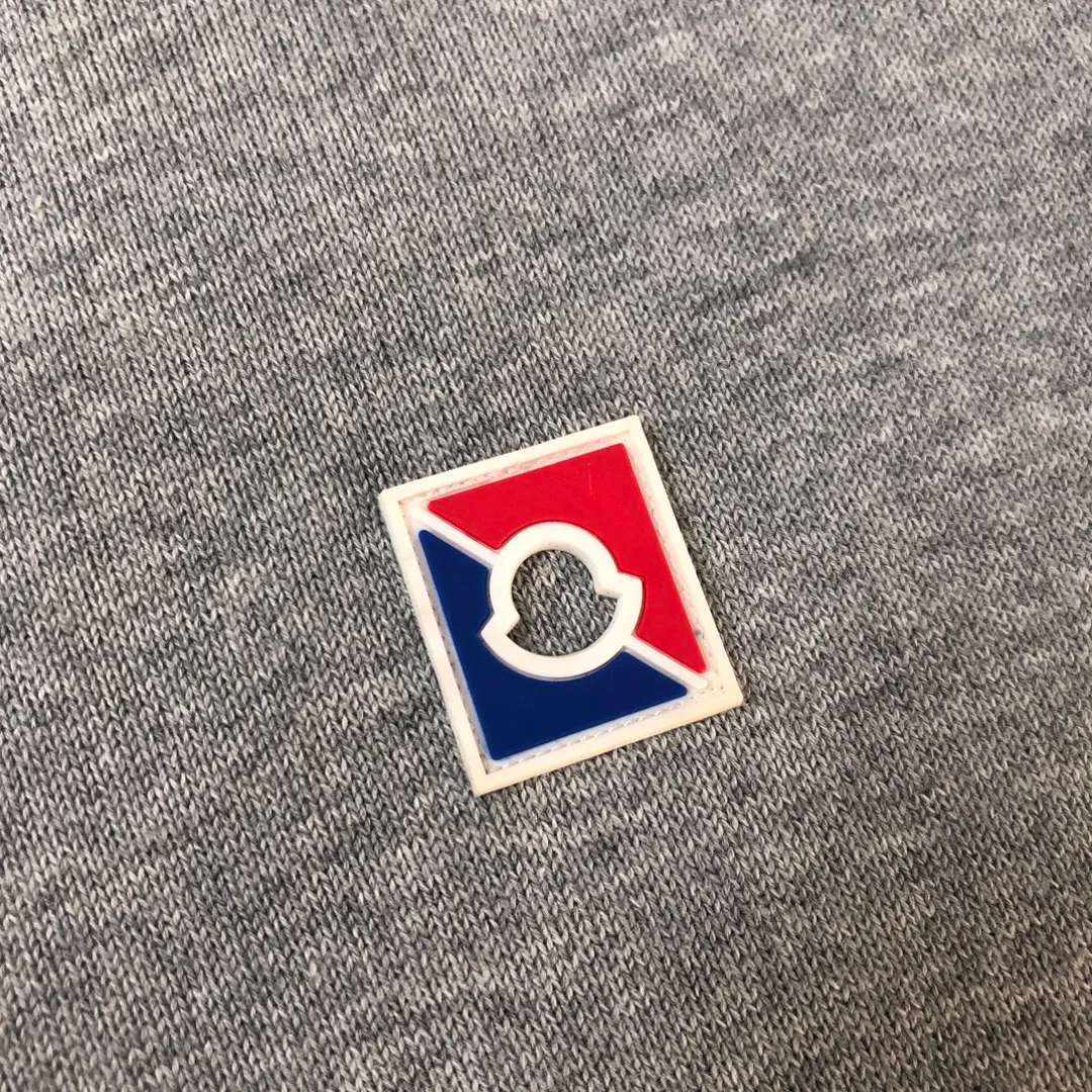 Men's Jumpers And Sweaters MONCLER 18002343