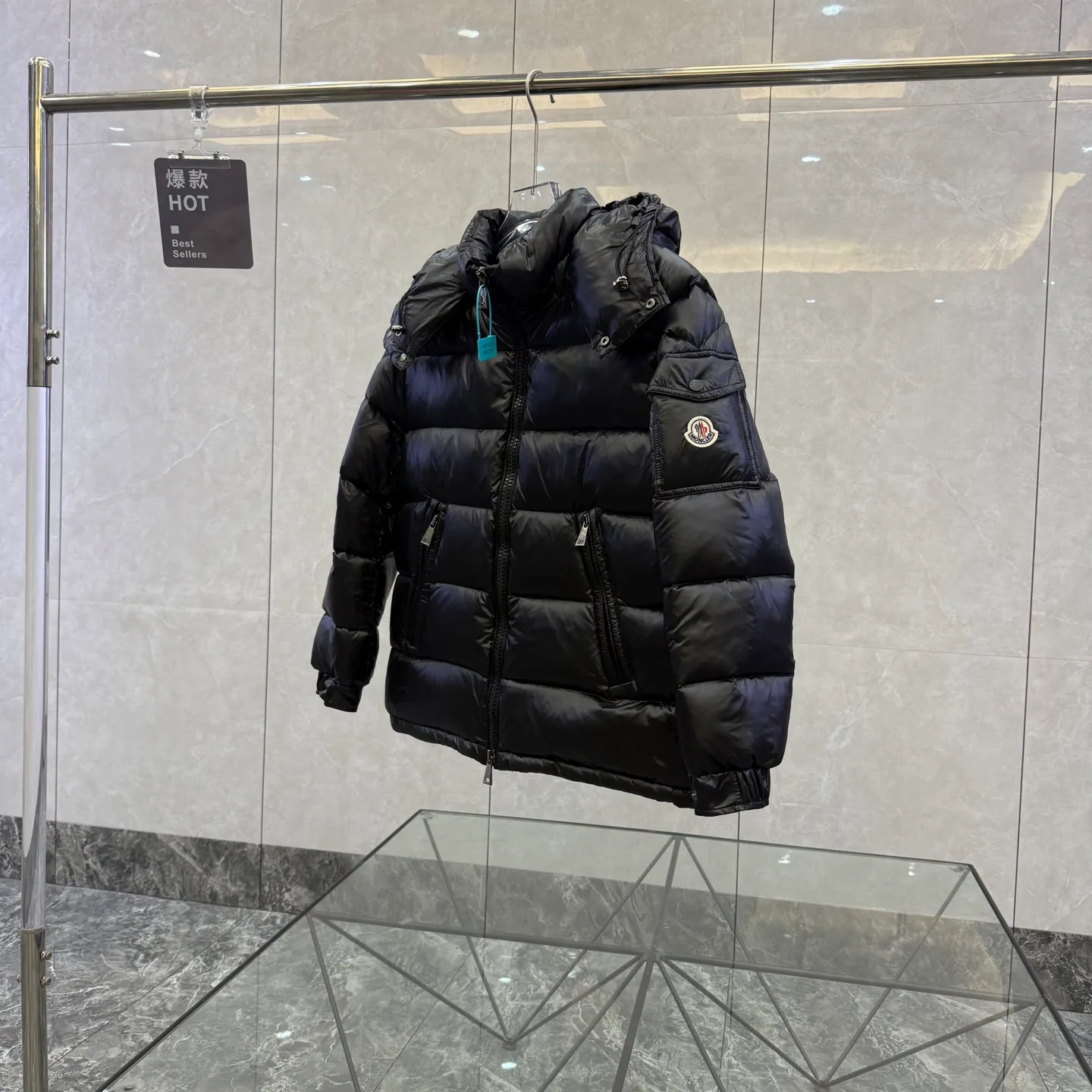 Women's Jackets And Down Jackets MONCLER 17949606