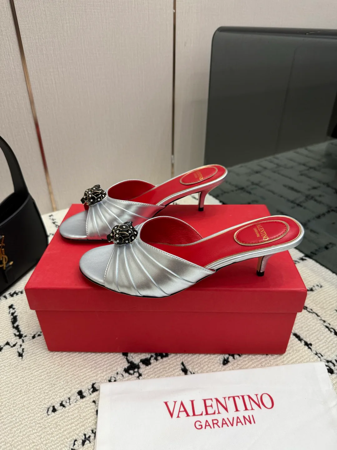 Women's Open-Toe Sandals VALENTINO 18049038