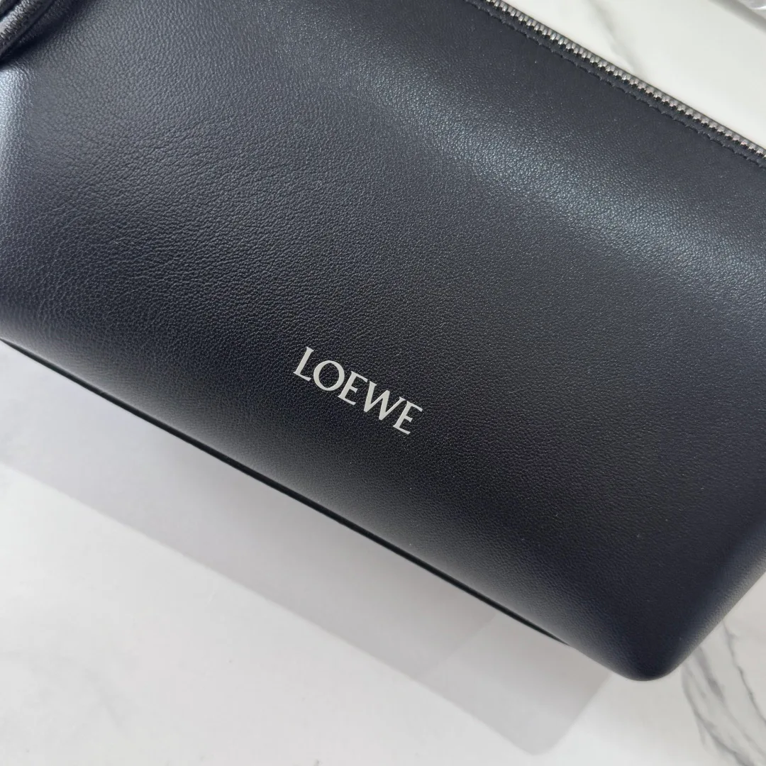 Women's Classic Handbags LOEWE 17678697