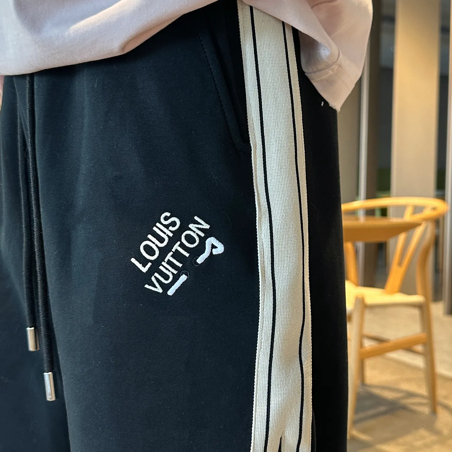 Men's Trousers LOUIS VUITTON 18345734