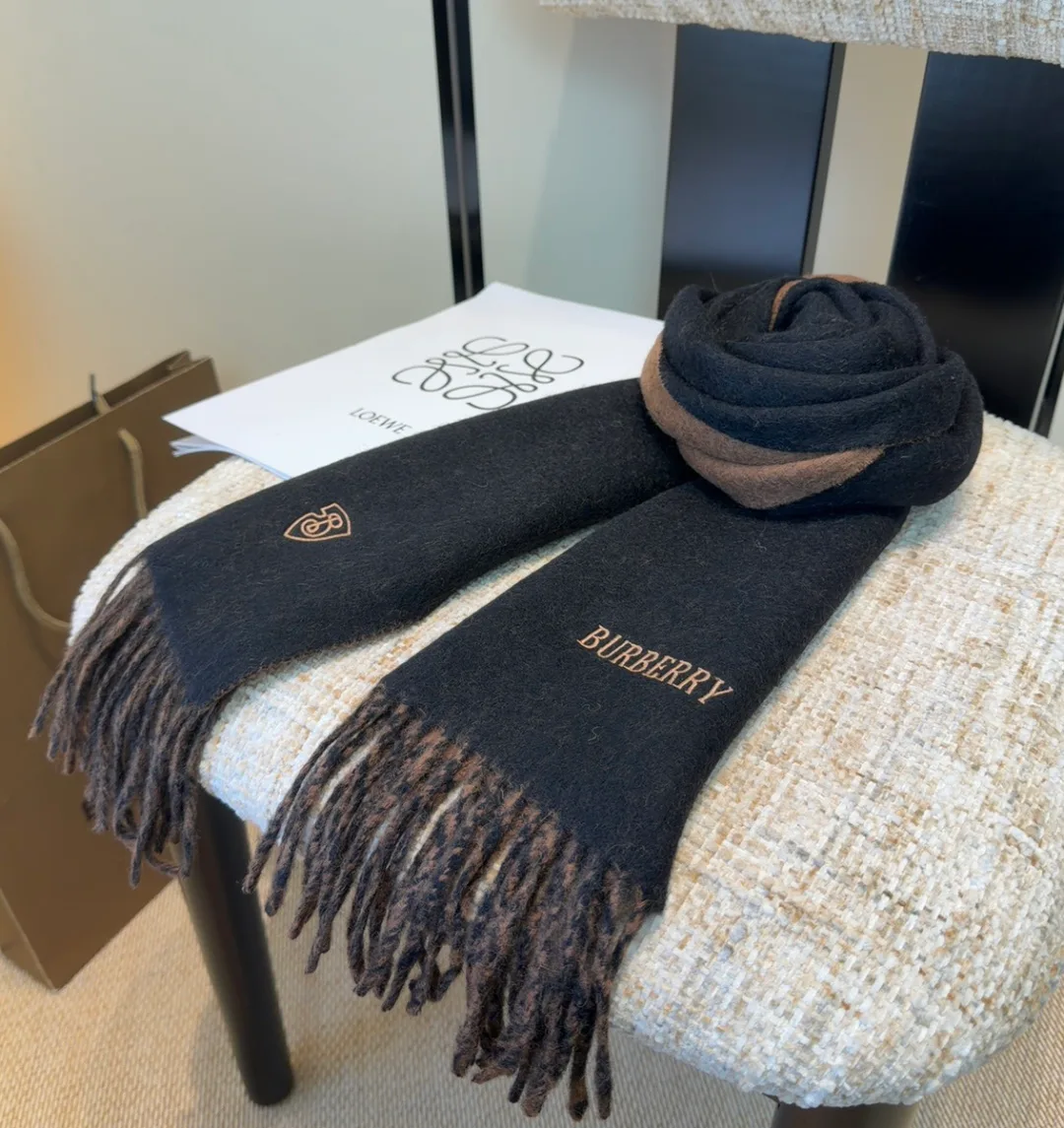 Scarves BURBERRY 18449898