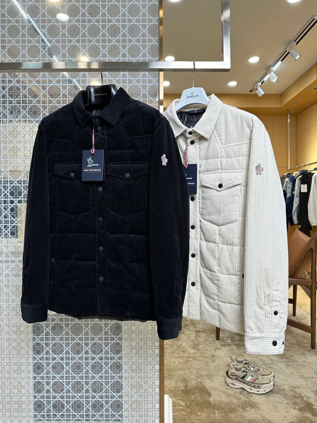 Men's Jackets And Down Jackets MONCLER 18209781