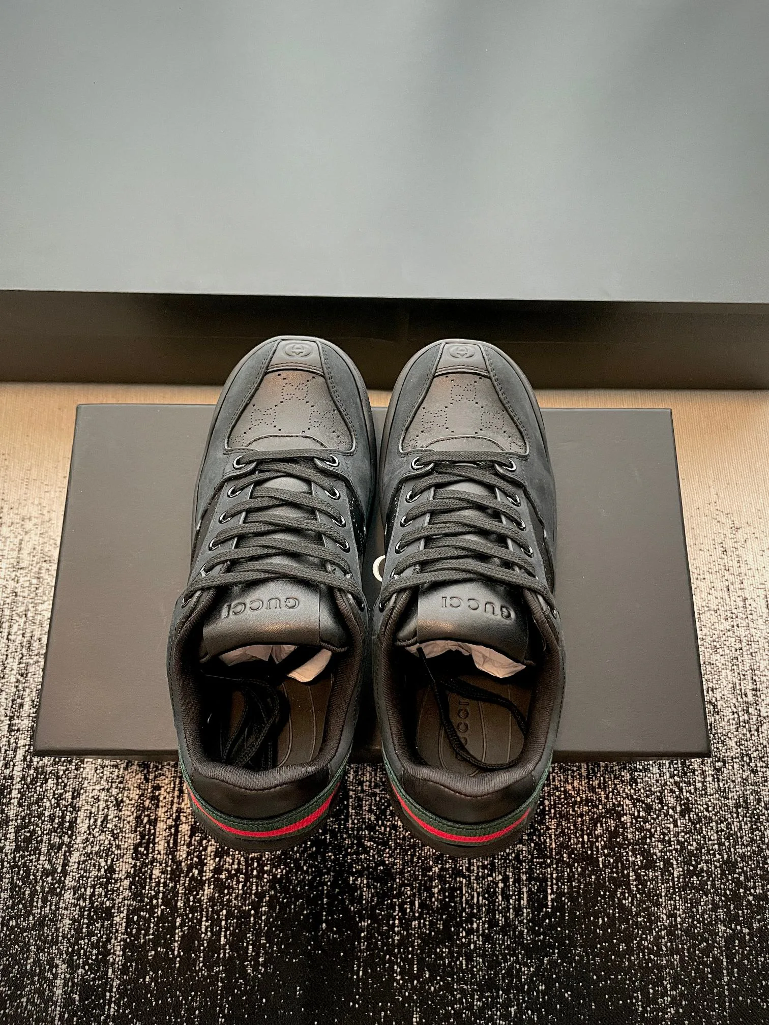 Women's Sneakers GUCCI 18447988