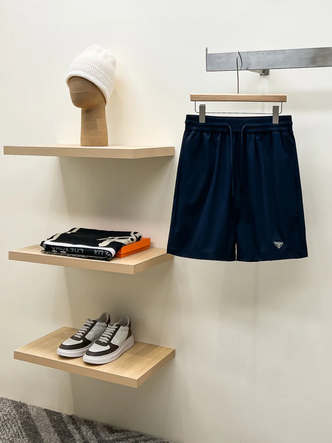 Men's Shorts PRADA 18499238