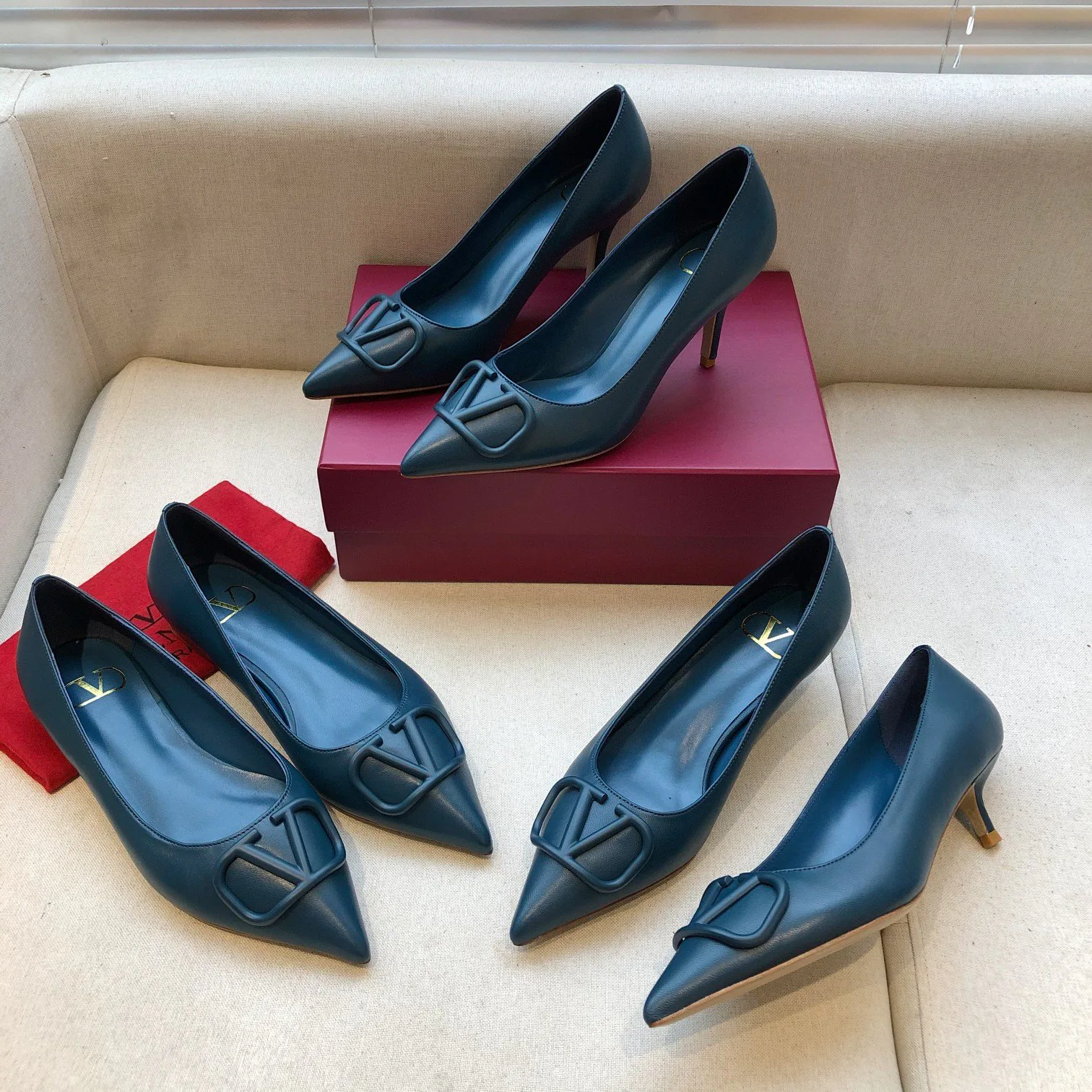 Women's Heels VALENTINO 17956856