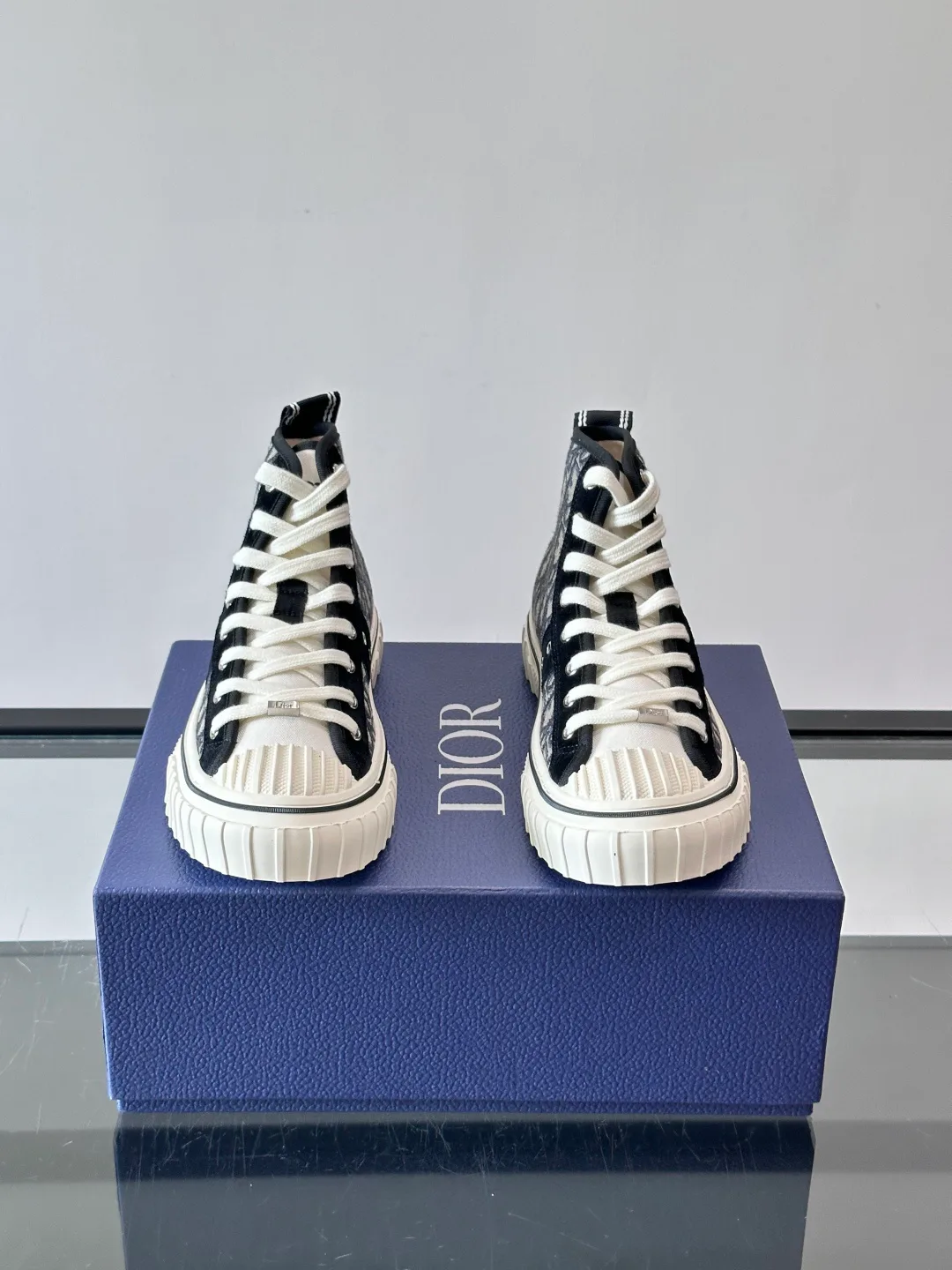 Women's Sneakers CHRISTIAN DIOR 18102157