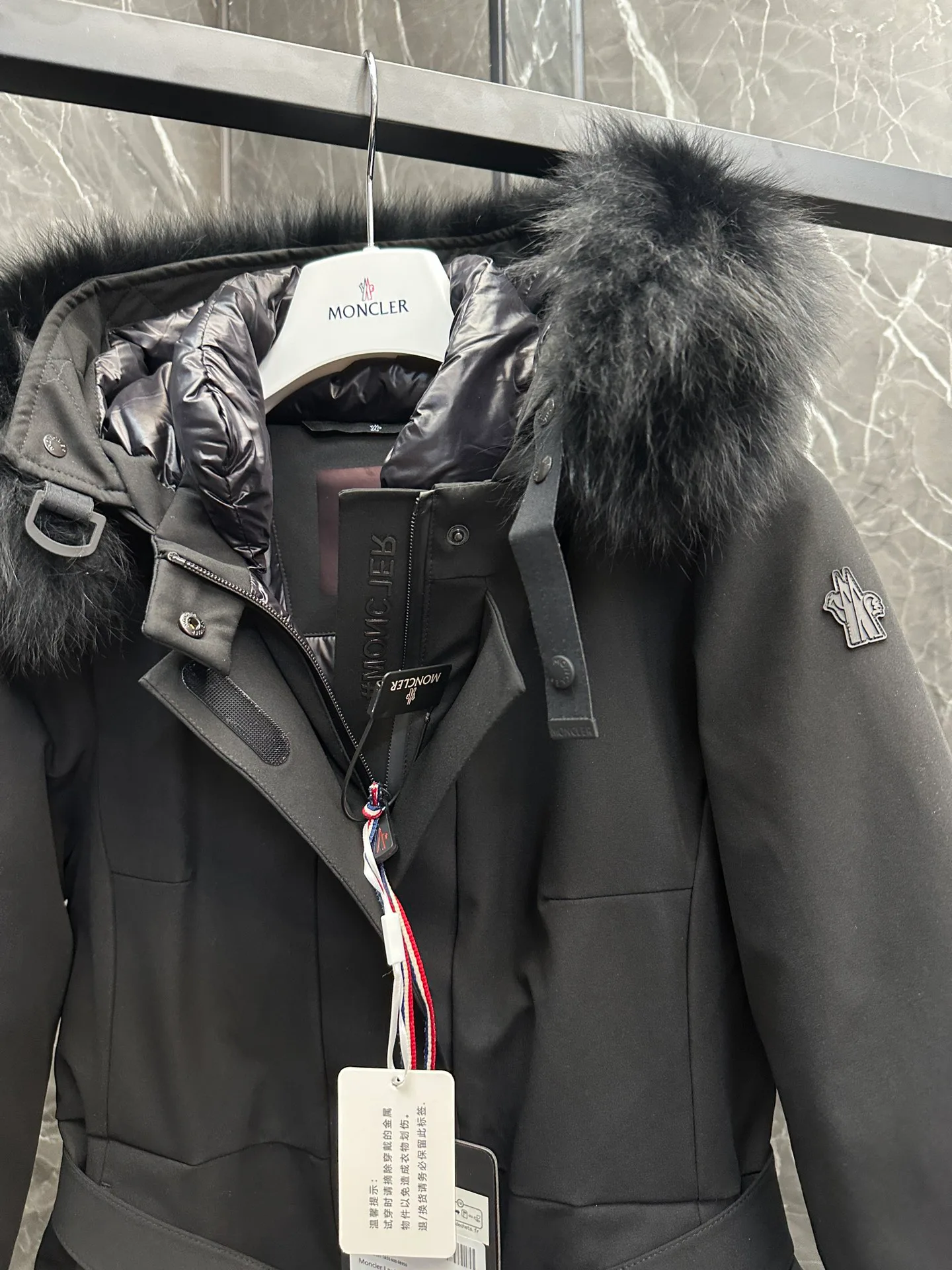 Women's Jackets And Down Jackets MONCLER 18133805