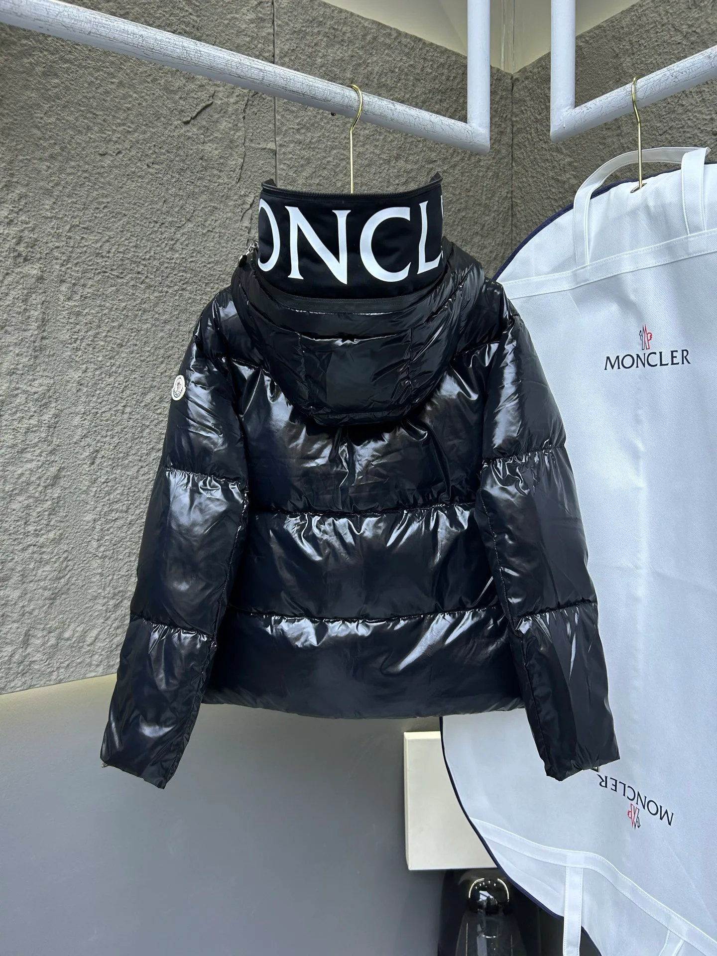 Women's Jackets And Down Jackets MONCLER 17964478