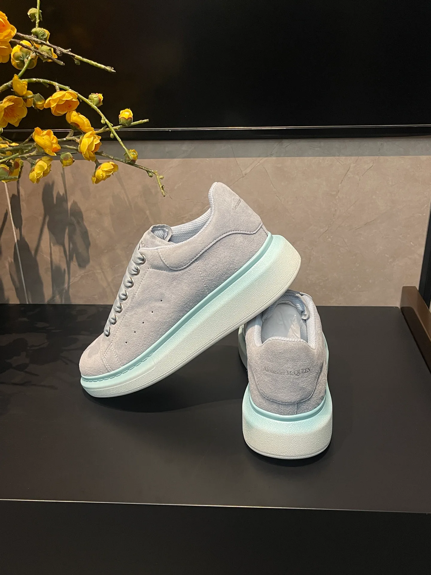 Women's Sneakers ALEXANDER MCQUEEN 17827924