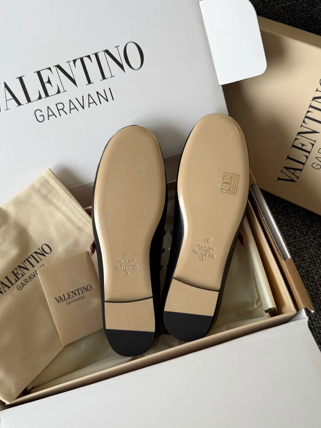 Women's Ballet Flats VALENTINO 18243754