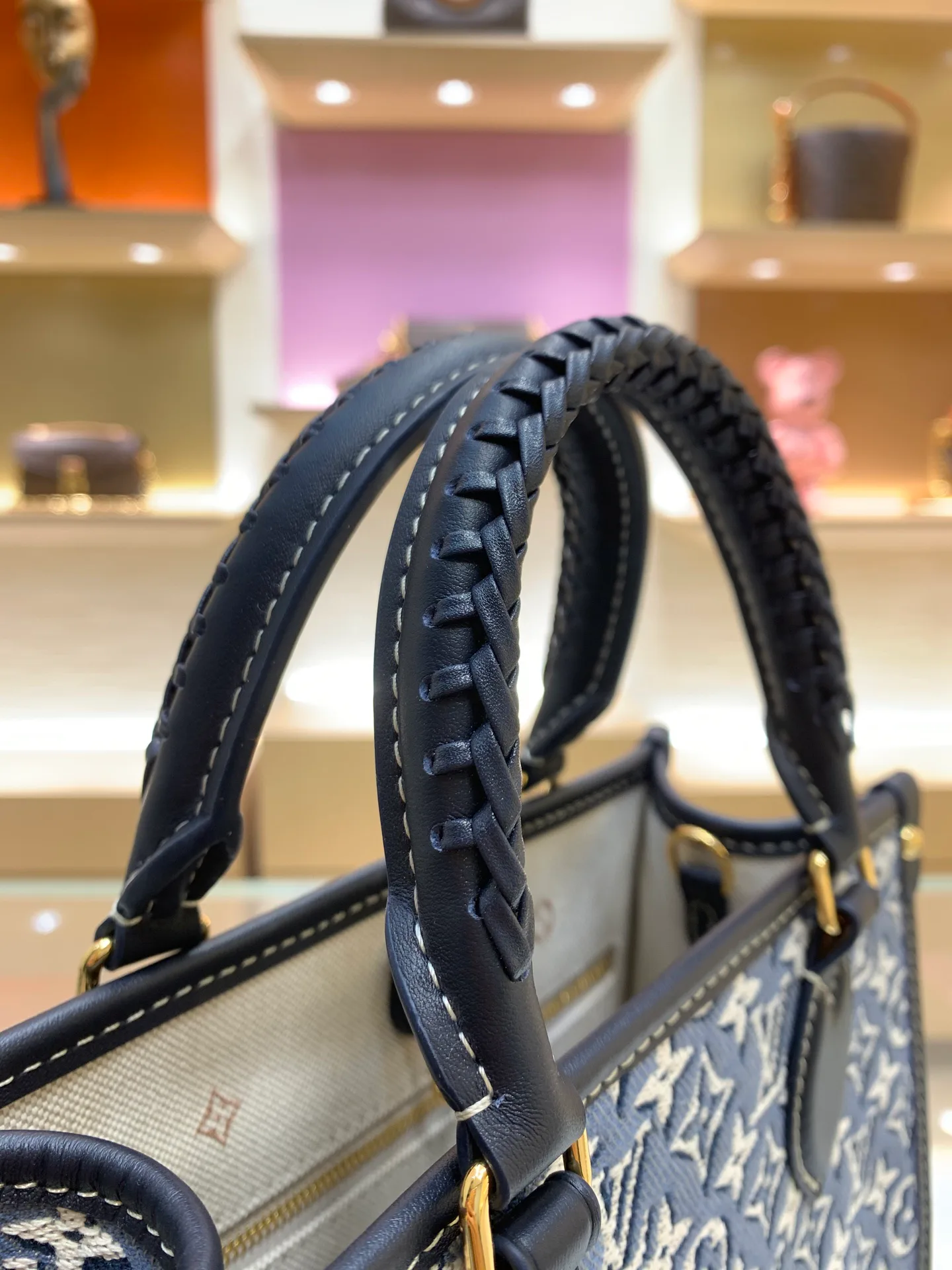 Women's Classic Handbags LOUIS VUITTON 18461033
