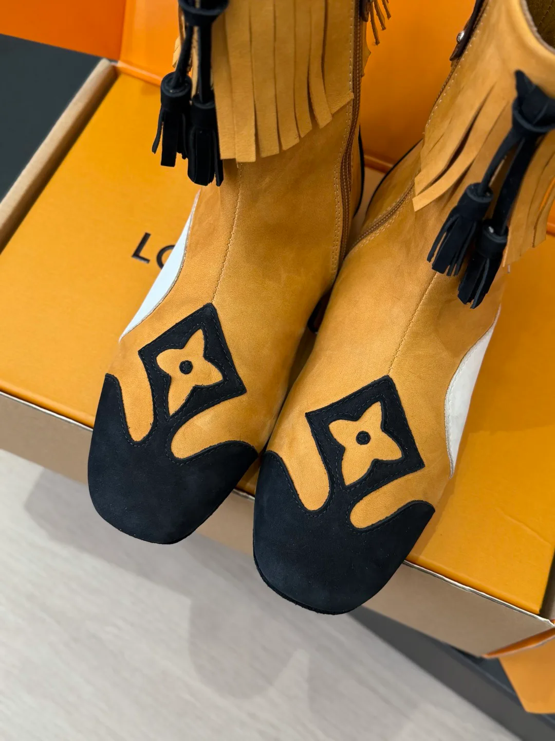 Women's Booties LOUIS VUITTON 18224192