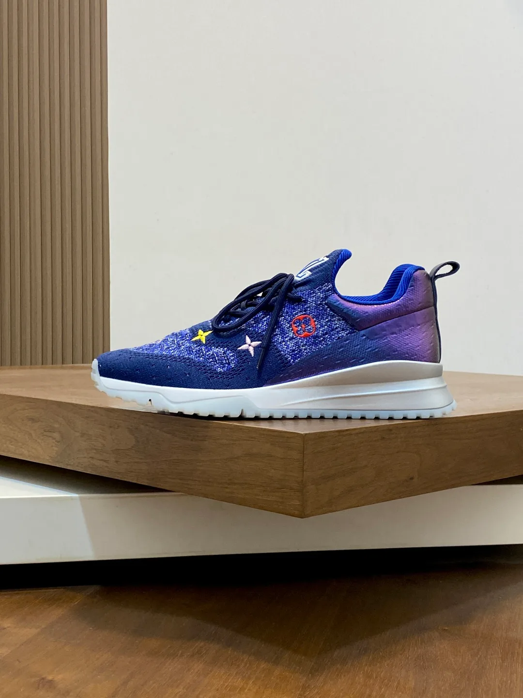 Men's Sneakers LOUIS VUITTON 17857244