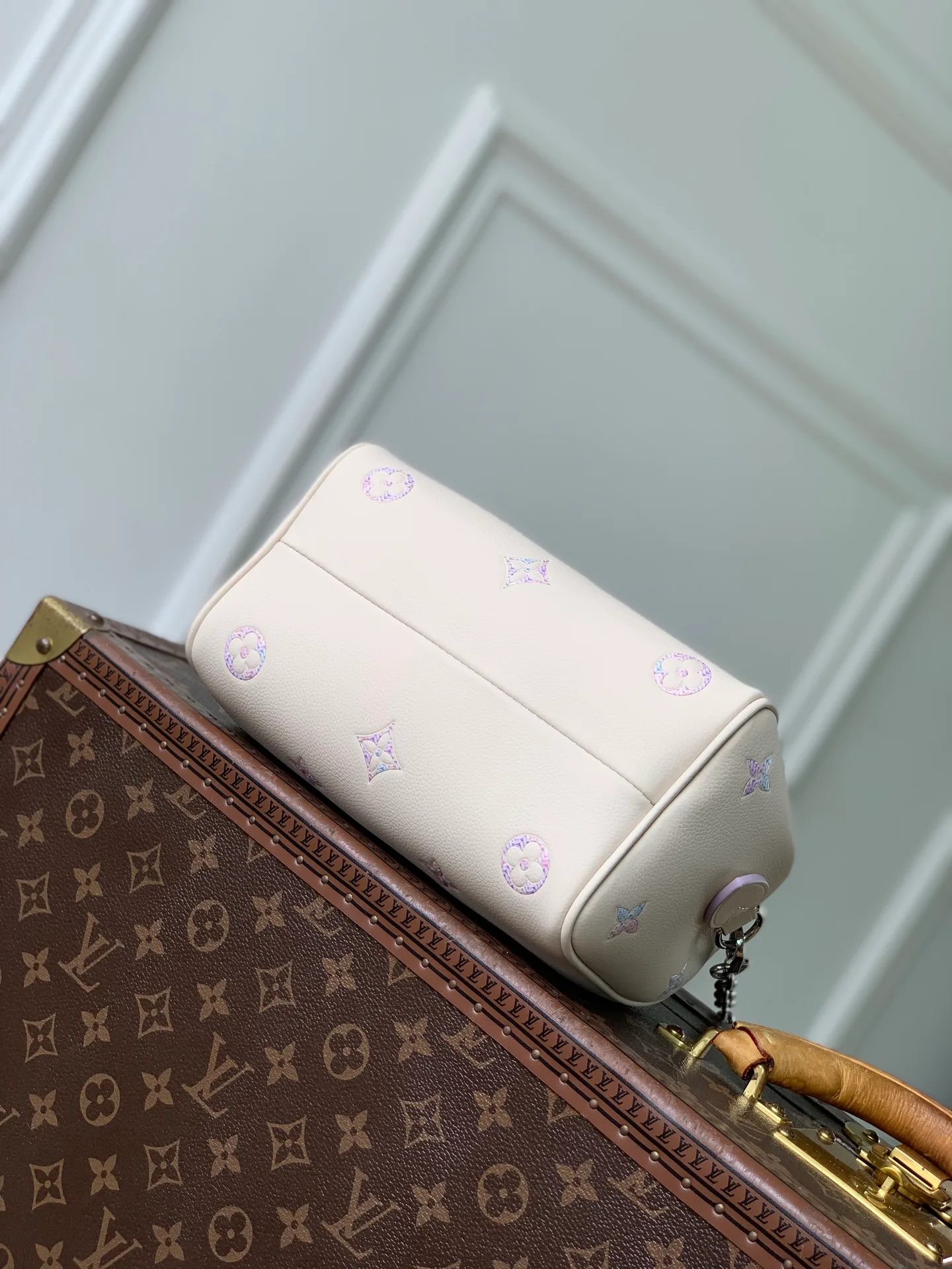 Women's Classic Handbags LOUIS VUITTON 18147482