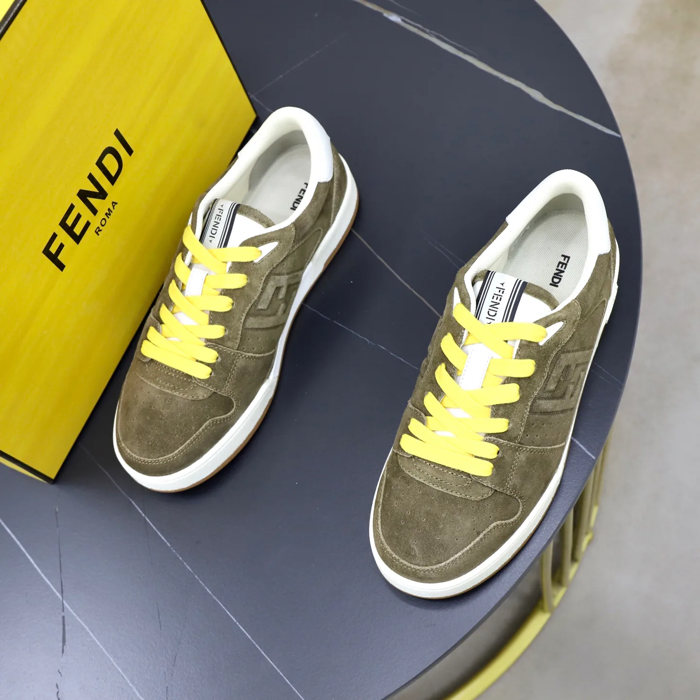 Women's Sneakers FENDI 18516276