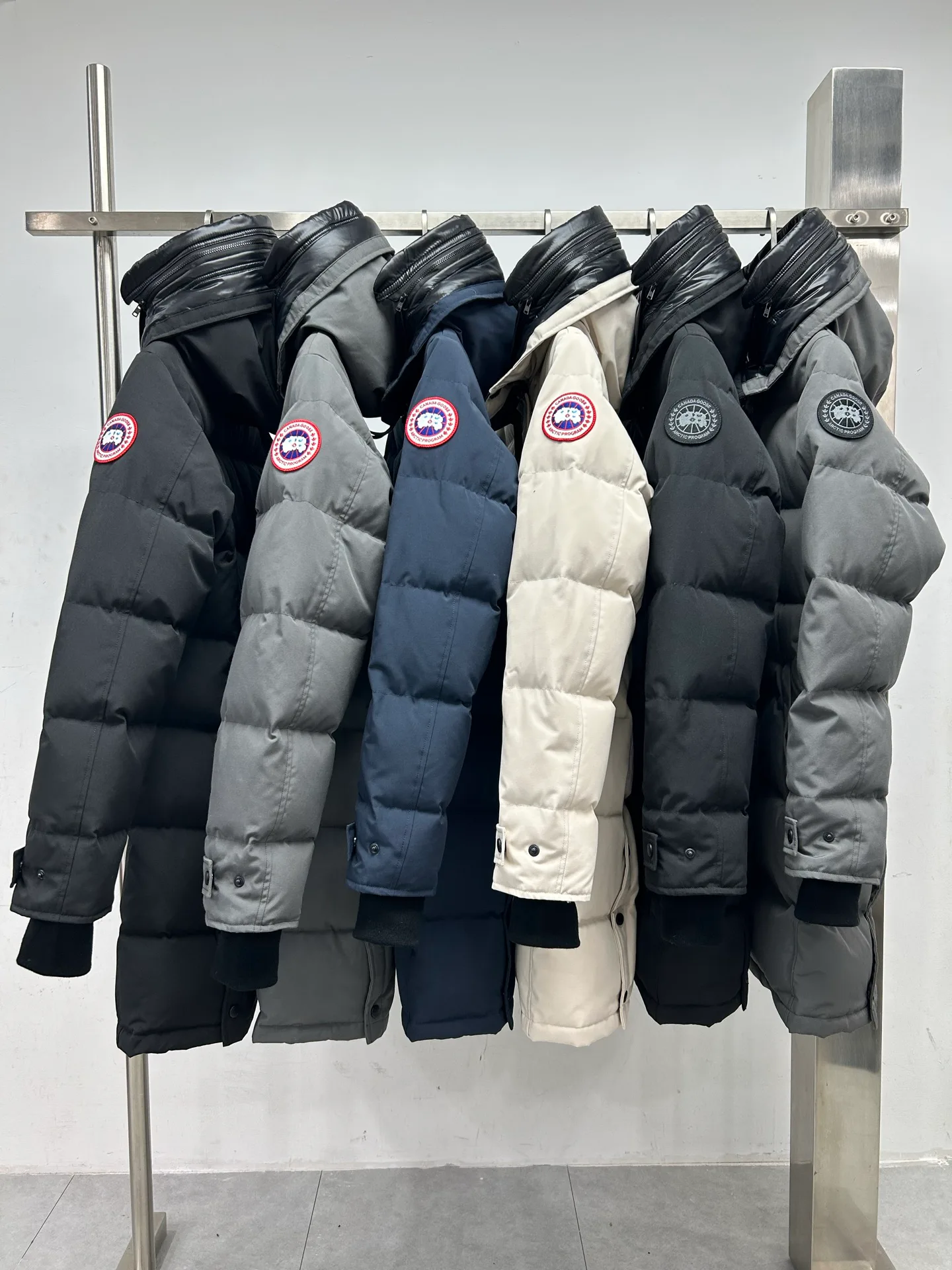 Women's Jackets And Down Jackets CANADA GOOSE 18188609