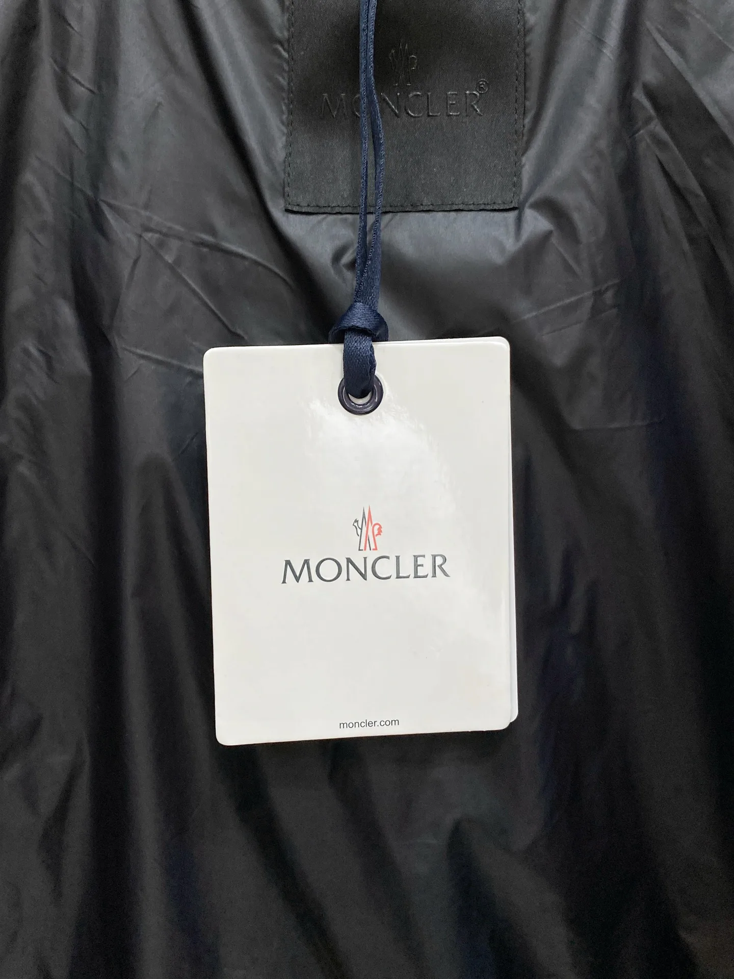 Women's Jackets And Down Jackets MONCLER 18284763
