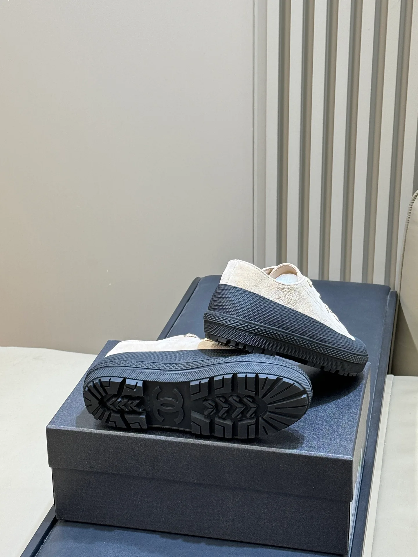 Women's Sneakers CHANEL 18072997