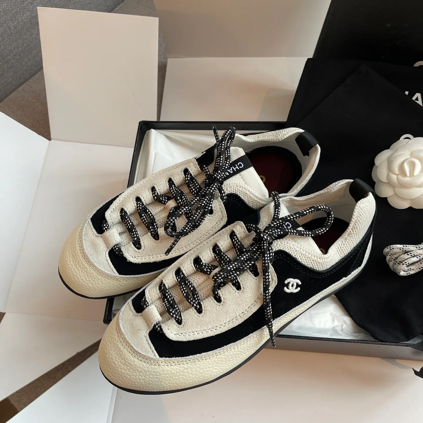 Women's Sneakers CHANEL 17643481