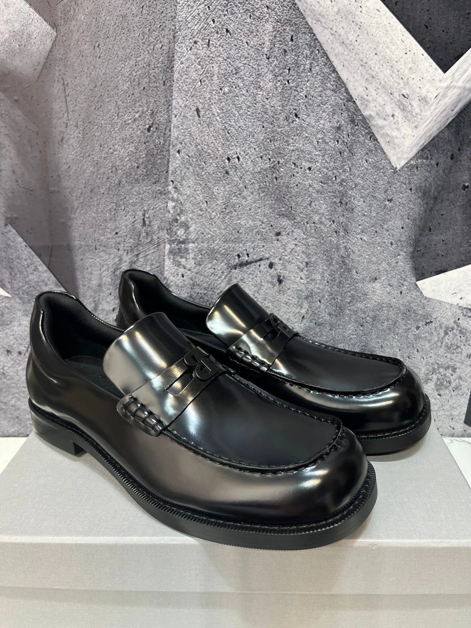 Men's Loafers And Dress Shoes BALENCIAGA 17962265