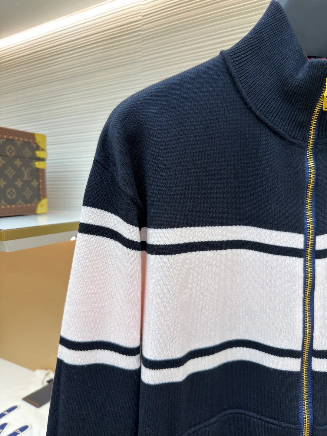 Men's Jackets And Down Jackets LOUIS VUITTON 17933377