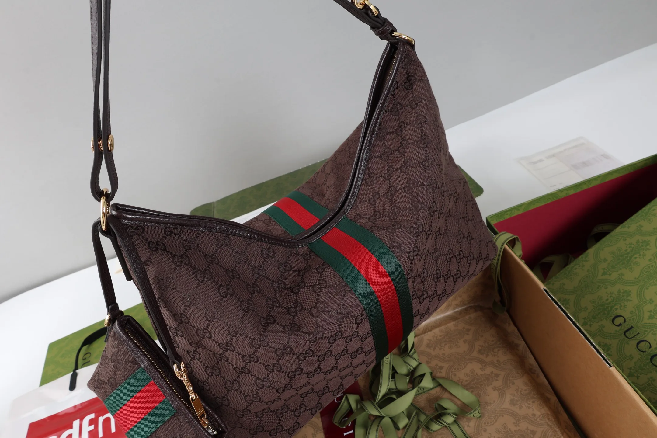 Women's Classic Handbags GUCCI 18250604