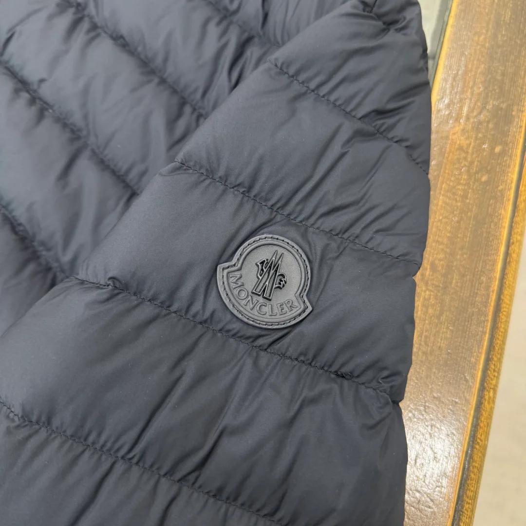 Men's Jackets And Down Jackets MONCLER 17827407