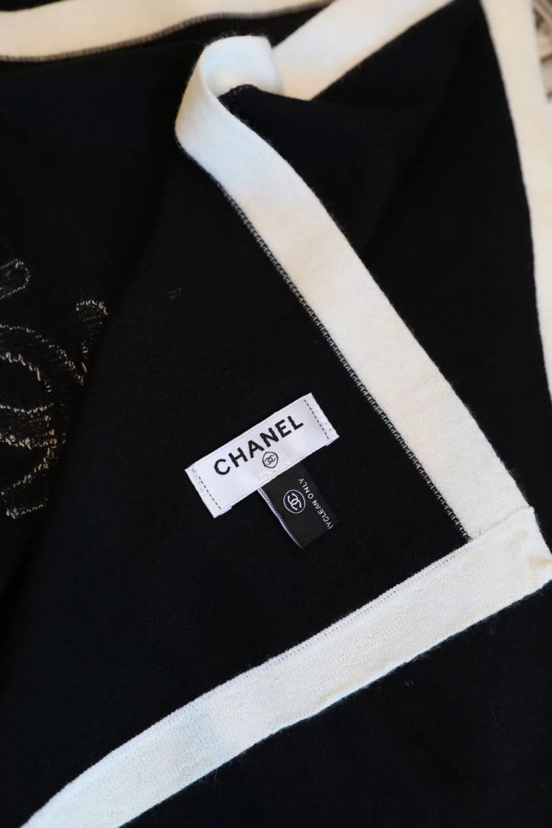 Scarves CHANEL 18127779