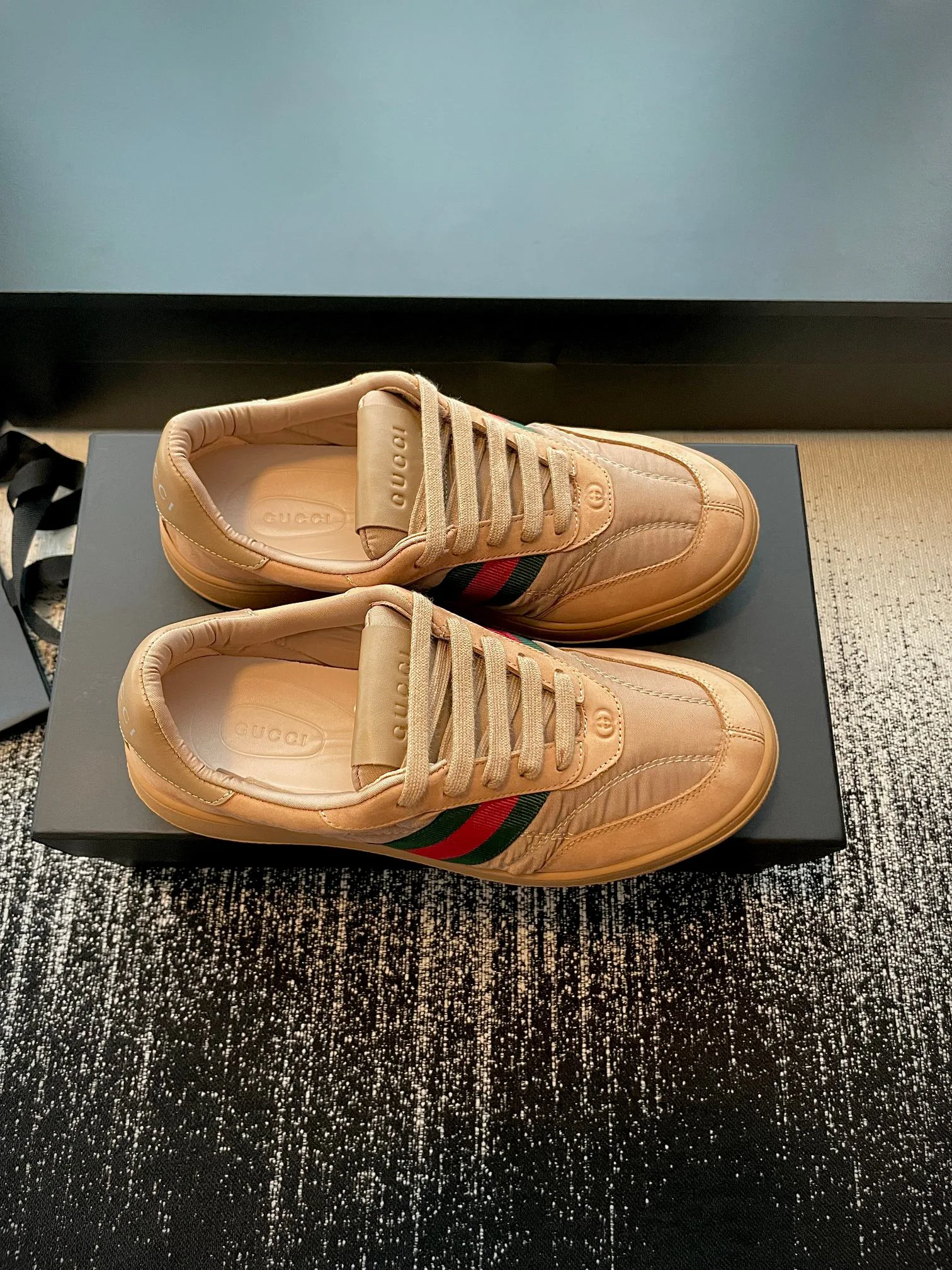 Women's Sneakers GUCCI 18447992