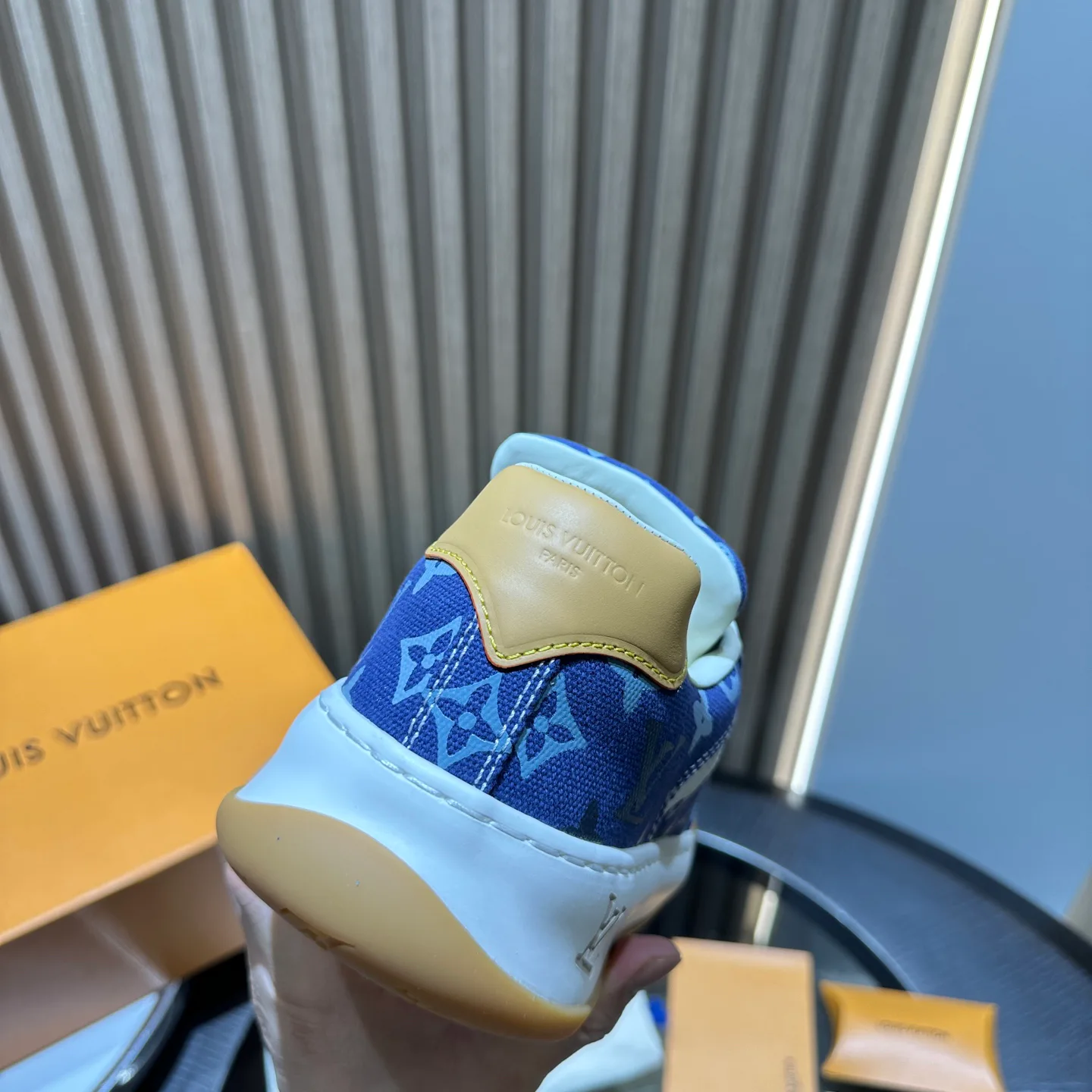Men's Sneakers LOUIS VUITTON 18191611