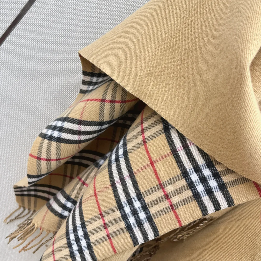 Scarves BURBERRY 18032577