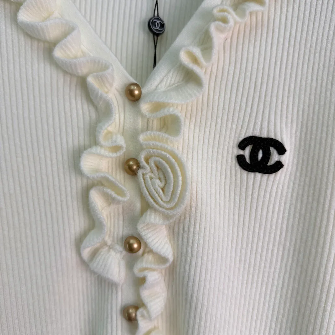 Women's Jumpers And Sweaters CHANEL 18263122