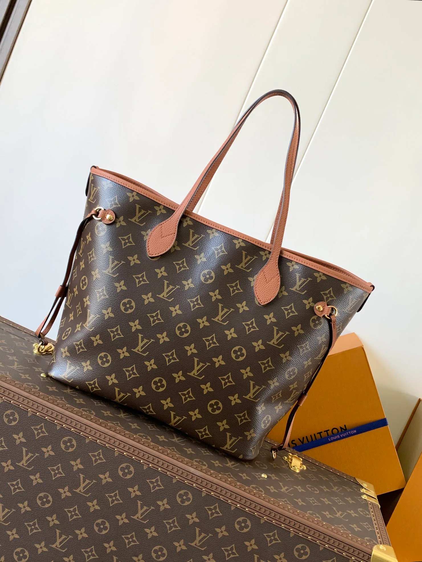 Women's Classic Handbags LOUIS VUITTON 18153070