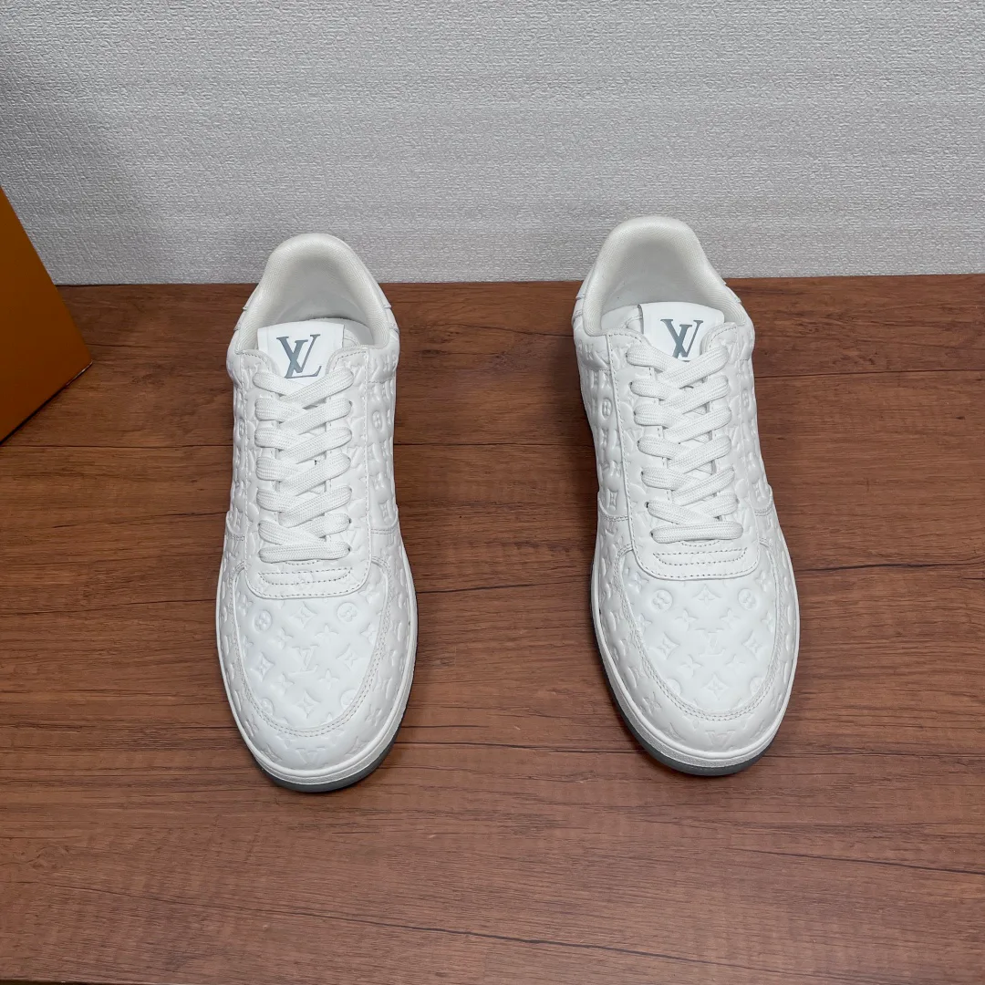 Men's Sneakers LOUIS VUITTON 18100783