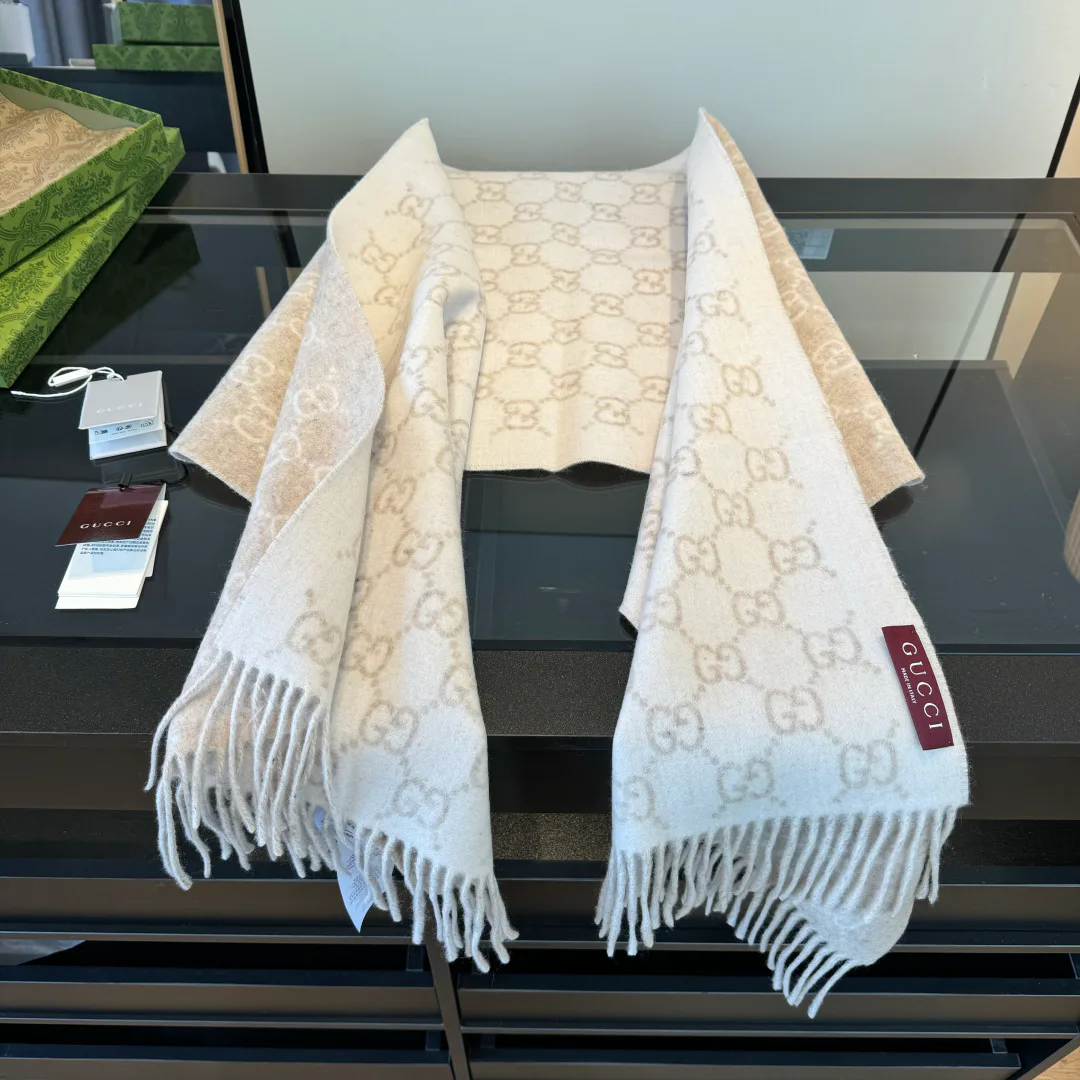 Scarves GUCCI 18104889