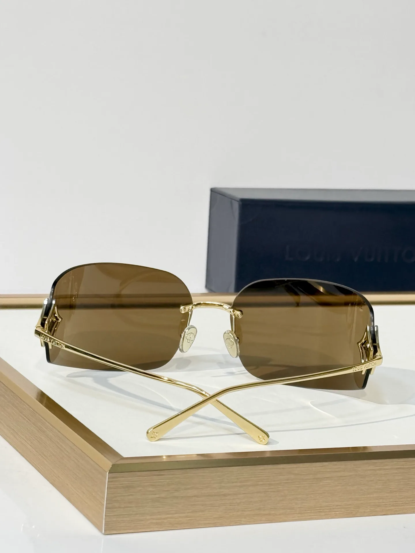 Glasses LOUIS VUITTON 18117693